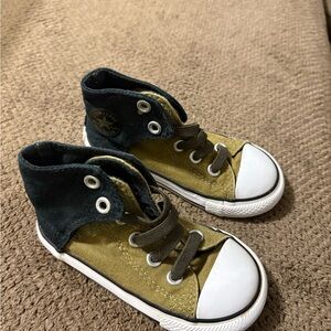 Converse -no tie/velcro- toddler 7c